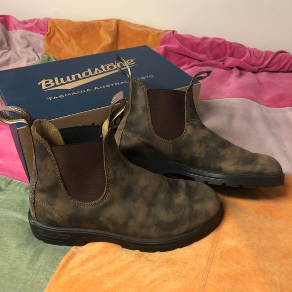 blundstones too big